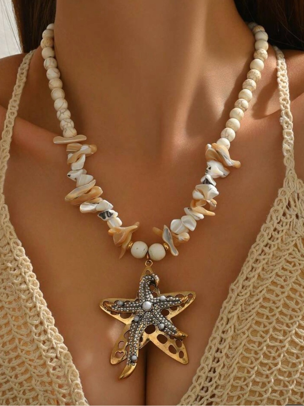 NWT White & Beige Shell Bead Necklace with Gold Starfish Pendant, Statement